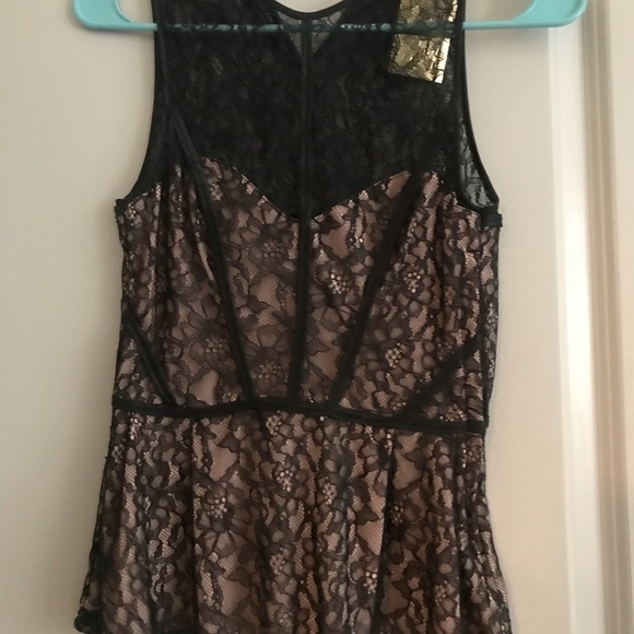 Lace top - Picture 2 of 3